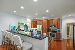 1-Bedroom Cozy Remodeled Villa | Close To Shops - Image 5