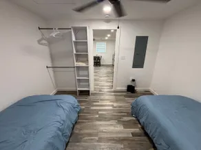 Clean, cozy apartment. 2 bedroom w/full kitchen - Image 2