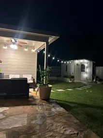 Casa Luna. Comfort meets convenience. Fenced yard. - Image 3