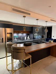 Elegant 2-Bedroom design apartment in Nice - Image 3