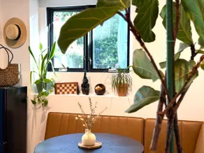 Guest Suite w/Kitchen & Private Entrance - Image 5