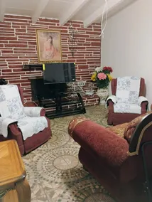 w Lancaster home - Image 3