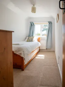 Peaceful Bruton Stay • Walk to High St • Parking - Image 5