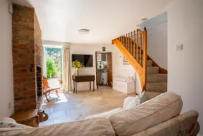 Peaceful Bruton Stay • Walk to High St • Parking - Image 3