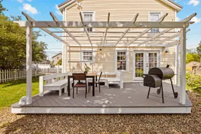 Freshly Updated Home Sleeps 6, Steps from the Lake - Image 4