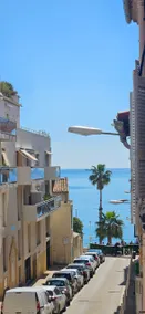 Renovated 2-bedroom apartment 30 m from the beach - Image 2