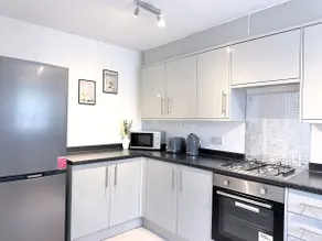 The Leigh Haven - Stylish 3 Bed Home Sleeps 5 - Image 4