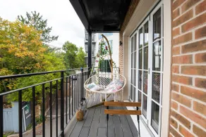 Chiswick Chic 2BR apt w/Balcony | Facing Station - Image 4