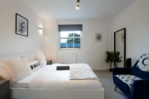 Chiswick Chic 2BR apt w/Balcony | Facing Station - Image 5