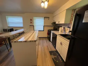 Relaxing 2BR Apartment Near UC & Downtown - Image 2
