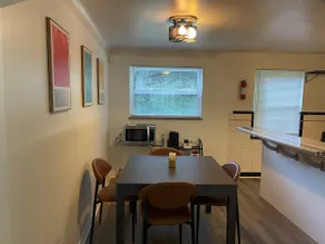 Relaxing 2BR Apartment Near UC & Downtown - Image 3