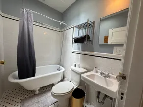 NICE Beautiful House with Parking 4BR - Image 4