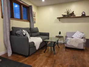 Bright Private Studio: Near Downtown Core - Image 2