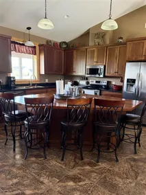 Luxury Cabin on Eastbay Devils Lake Fishing Access - Image 3