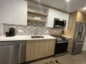 Downtown bright and modern 1 BR with 6 appliances - Image 4