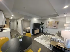 Downtown bright and modern 1 BR with 6 appliances - Image 2