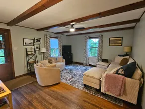 Cottage in Brookville - Image 5