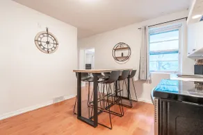 Trendy 2BR + sofa bed | Ottawa, Little Italy - Image 5