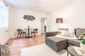 Trendy 2BR + sofa bed | Ottawa, Little Italy - Image 2