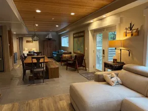 Waterfront Harbor House Family Collegiate Suite - Image 3