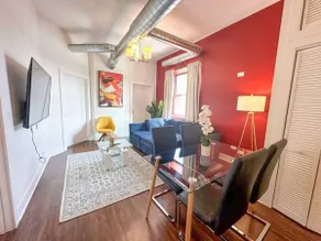 Modern suite w/loft layout & high‑speed wifi - Image 3
