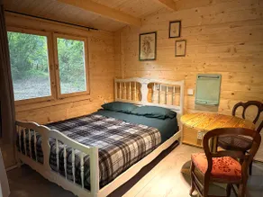 Cozy cabin on wheels - Image 2