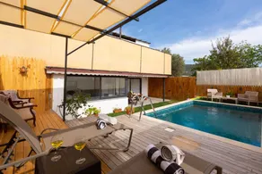 Villa with Sea View and Pool - Image 3