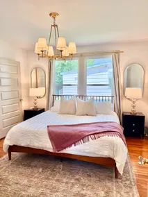 Charming Downtown Family Home with Fenced Yard - Image 2