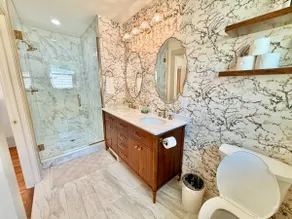 Charming Downtown Family Home with Fenced Yard - Image 3