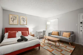 Cozy Retreat, Steps to Bars, Dining & Music - Image 5