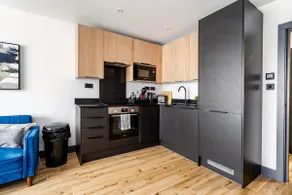 Luxury Apartment Close to Elstree & Borehamwood Station - Image 3