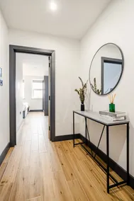 Luxury Apartment Close to Elstree & Borehamwood Station - Image 4