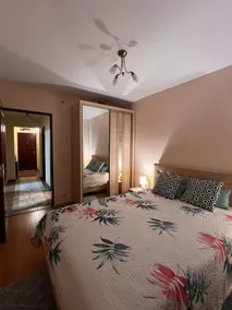 Pleasant space with a unique view - Image 2