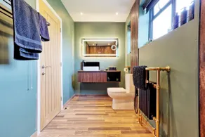 Luxury Apartment- Beach 10mins - Image 4