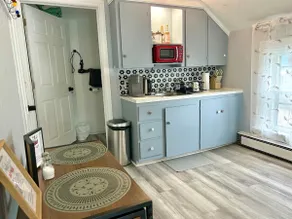 Sunny and Clean 1BR Suite Walk to LaHave River - Image 3