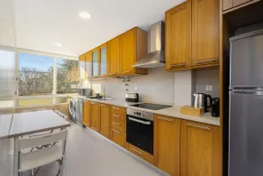 Charming 2-Bedroom Flat Near Lisbon & Belém - Image 2