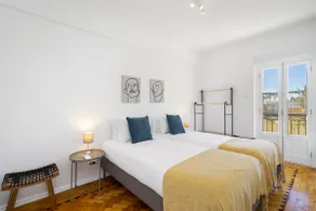 Charming 2-Bedroom Flat Near Lisbon & Belém - Image 3