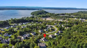 Walden Retreat, minutes to Saratoga Lake & Springs - Image 4