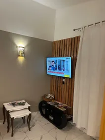 Comfortable and centrally located accommodation - Image 2