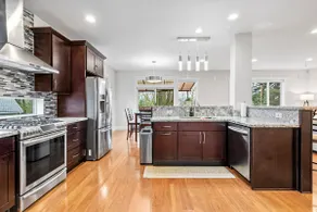 5BR Home, Quiet Neighborhood, Near I-5&The Landing - Image 4