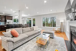 5BR Home, Quiet Neighborhood, Near I-5&The Landing - Image 5