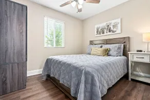 Village Charm 0.4 mi from campus and stadium! - Image 5