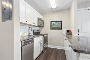 Village Charm 0.4 mi from campus and stadium! - Image 4