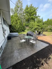 Bright 3BR | Free Parking | Hot Tub & Fire Pit - Image 2