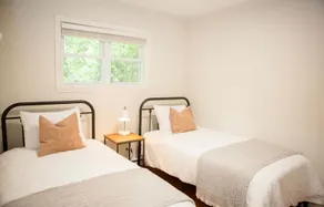 Bright 3BR Retreat | Free Parking & Private Yard - Image 4