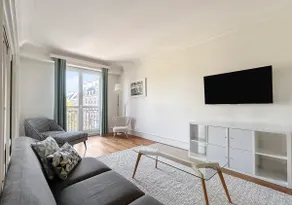 Rare in the center: Spacious 4-bedroom 128 m² • Fiber - Image 3