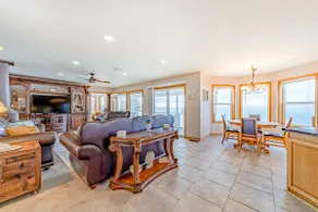 Gorgeous oceanfront estate with amazing views & ho - Image 4