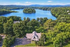 Lakeview 7BR | Huge Yard | 1 Hr from NYC - Image 3