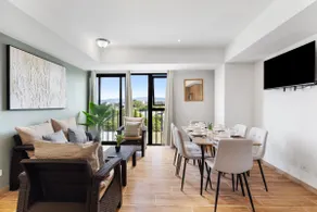 Spacious and centrally located apartment in zone 9 - Image 3