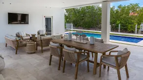 Sunshine Getaway in Kcb Luxury Pool Home, 3BR · 3 - Image 4